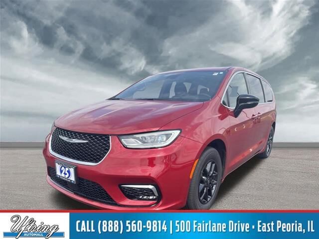 2025 Chrysler Pacifica Select