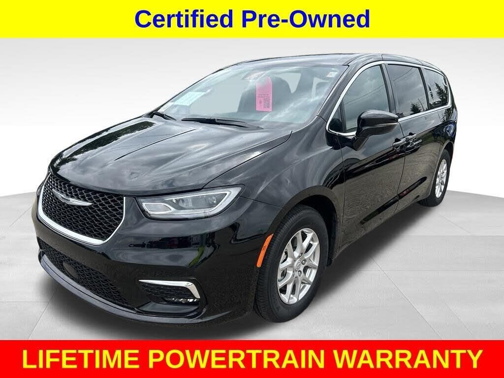 2026 Chrysler Pacifica Select — photo 1 of 1