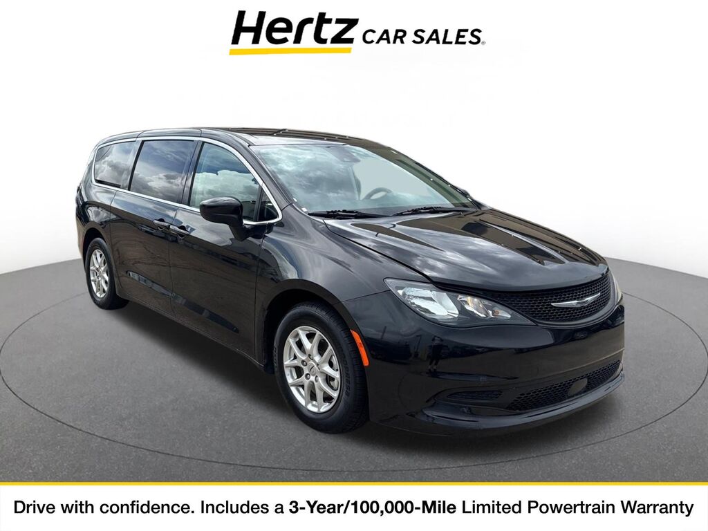 2023 Chrysler Voyager LX — photo 1 of 11