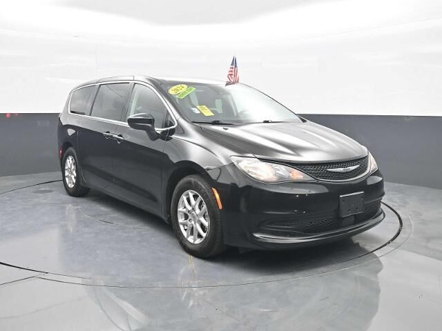 2024 Chrysler Voyager LX — photo 1 of 13