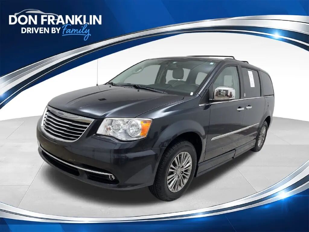 2014 Chrysler Town and Country Touring-L — photo 1 of 13