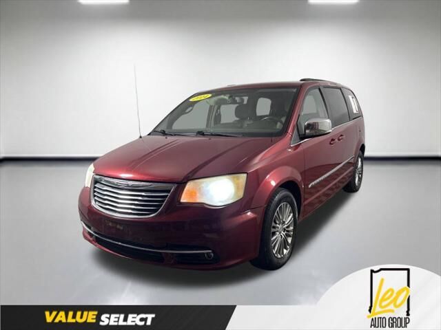 2014 Chrysler Town and Country Touring-L