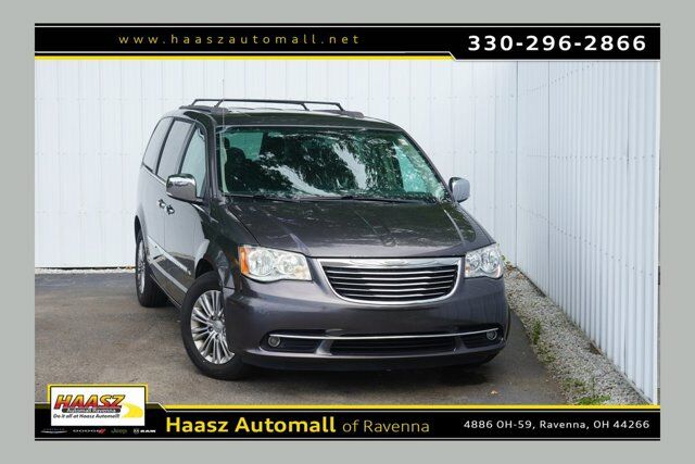 2016 Chrysler Town &amp; Country Touring-L Anniversary Edition