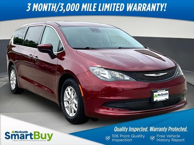 2023 Chrysler Voyager LX — photo 1 of 12