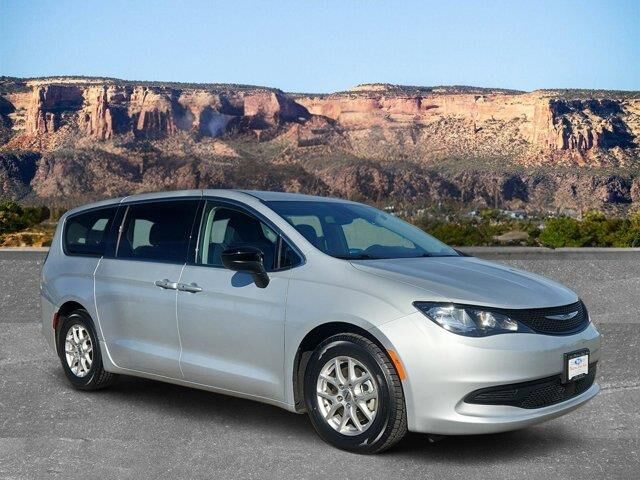 2024 Chrysler Voyager LX