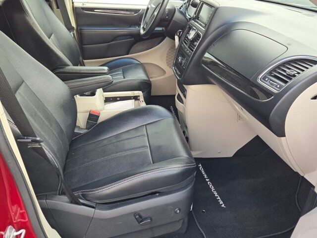 2012 Chrysler Town & Country Touring-L