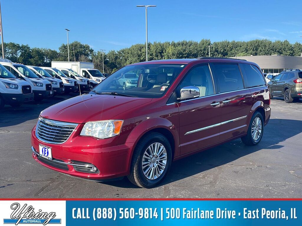 2013 Chrysler Town and Country Touring-L — photo 1 of 1