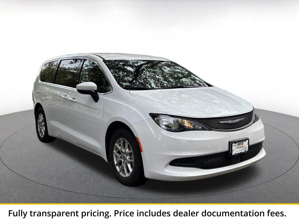 2023 Chrysler Voyager LX — photo 1 of 16