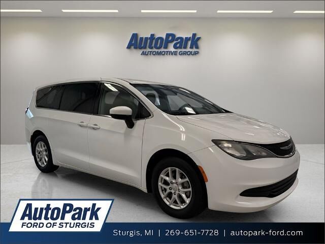 2020 Chrysler Voyager LX