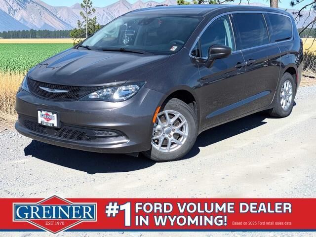 2023 Chrysler Voyager LX