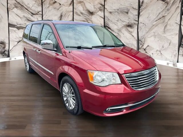 2014 Chrysler Town and Country Touring-L