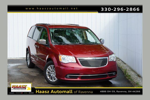 2015 Chrysler Town & Country Touring-L