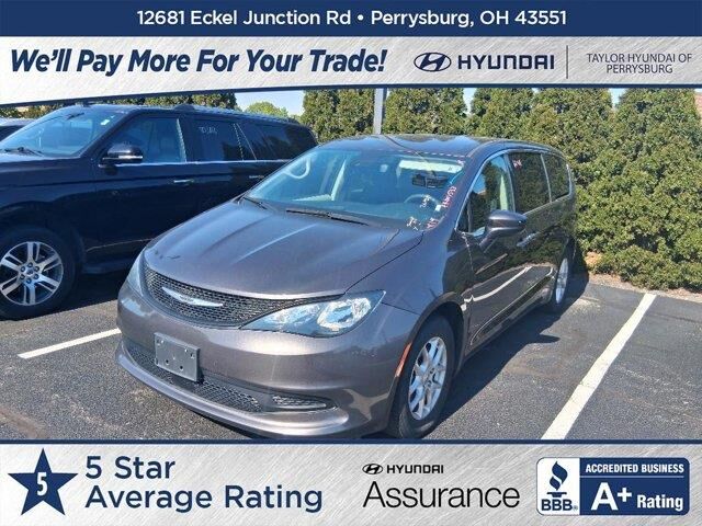2023 Chrysler Voyager LX — photo 1 of 7