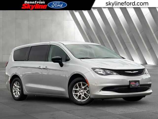 2024 Chrysler Voyager LX