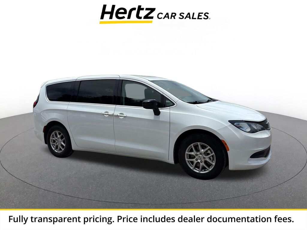 2024 Chrysler Voyager LX — photo 1 of 13