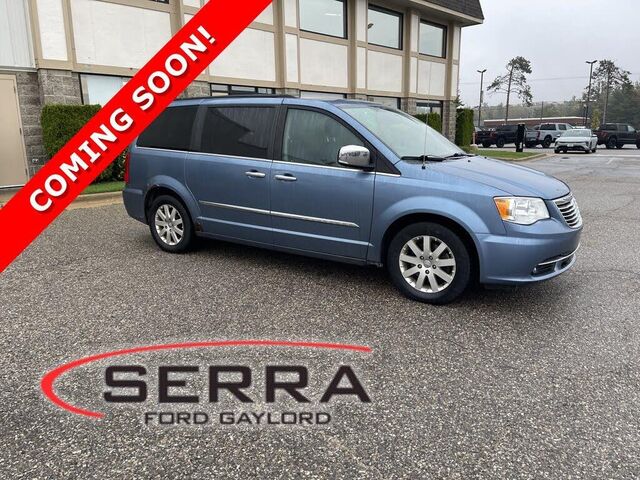 2012 Chrysler Town and Country Touring-L