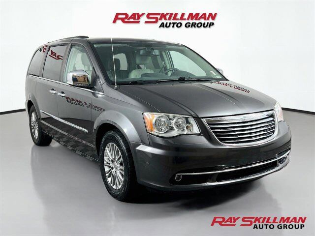 2015 Chrysler Town & Country Touring-L