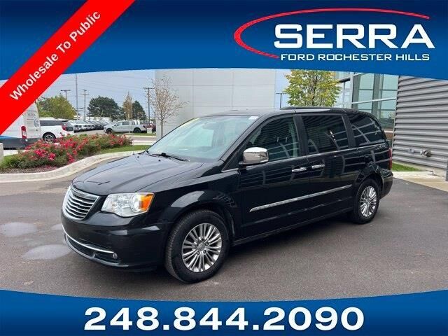 2016 Chrysler Town and Country Touring-L