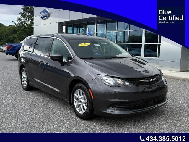 2023 Chrysler Voyager LX