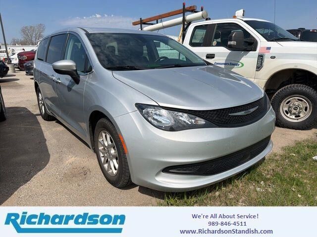 2023 Chrysler Voyager LX — photo 1 of 13