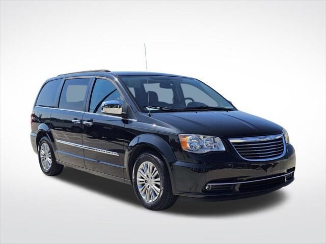 2015 Chrysler Town and Country Touring-L