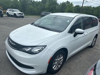2022 Chrysler Voyager LX