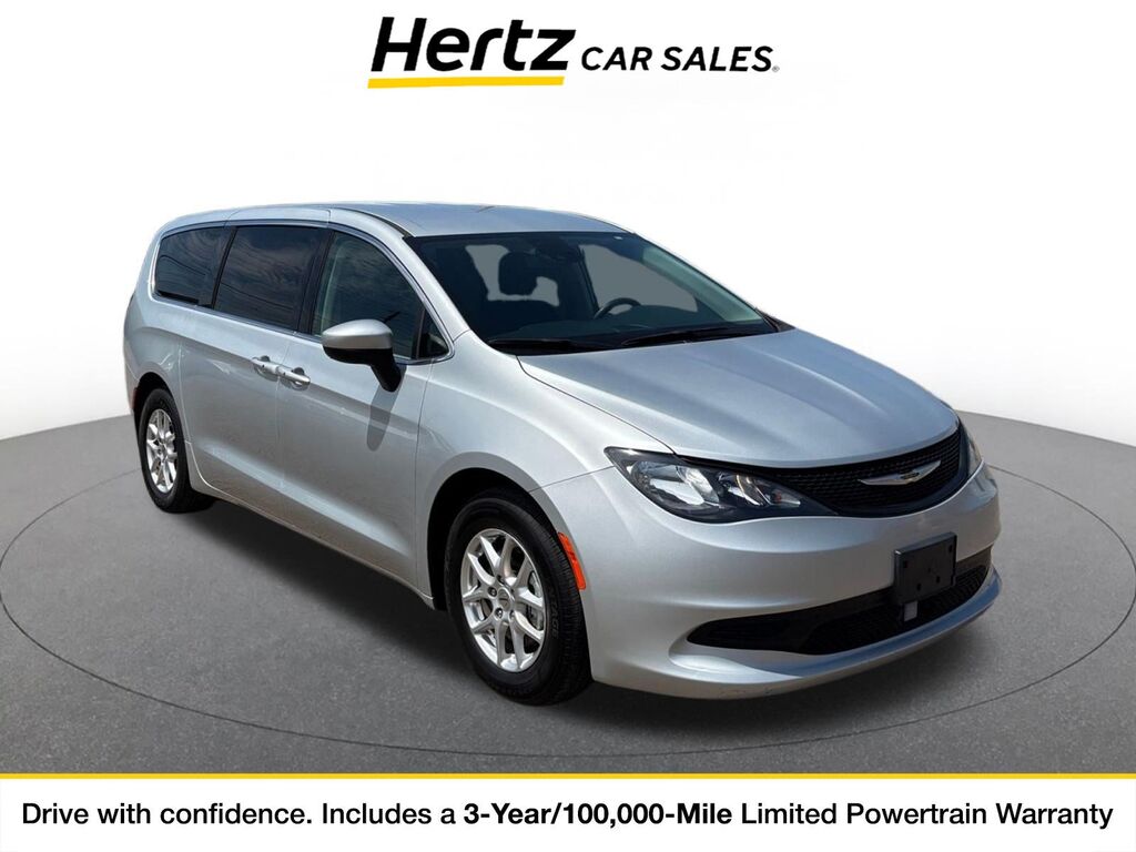 2023 Chrysler Voyager LX — photo 1 of 11