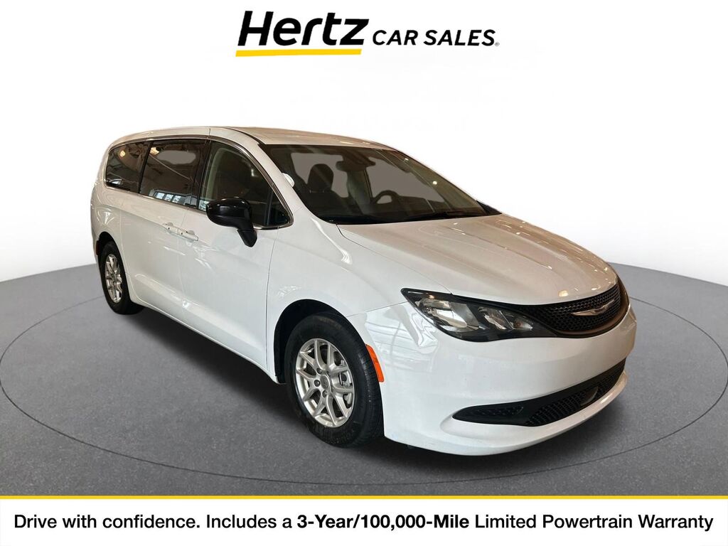 2024 Chrysler Voyager LX — photo 1 of 11