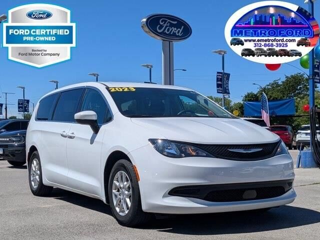 2023 Chrysler Voyager LX — photo 1 of 13