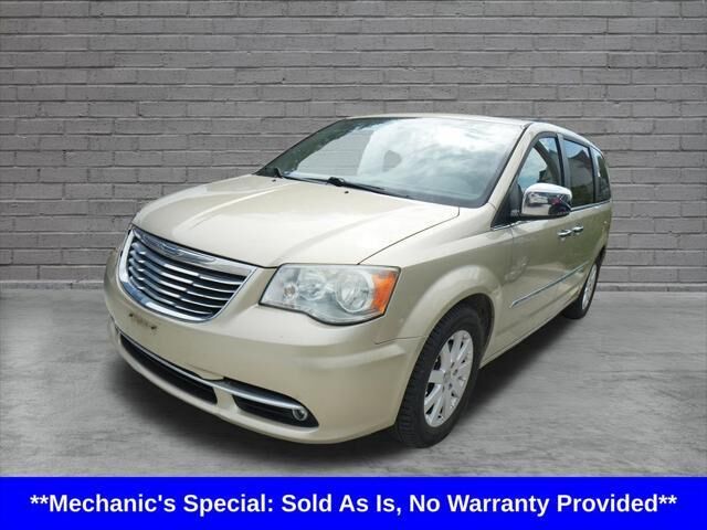 2012 Chrysler Town and Country Touring-L