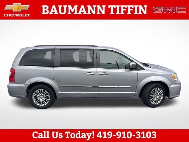 2013 Chrysler Town and Country Touring-L