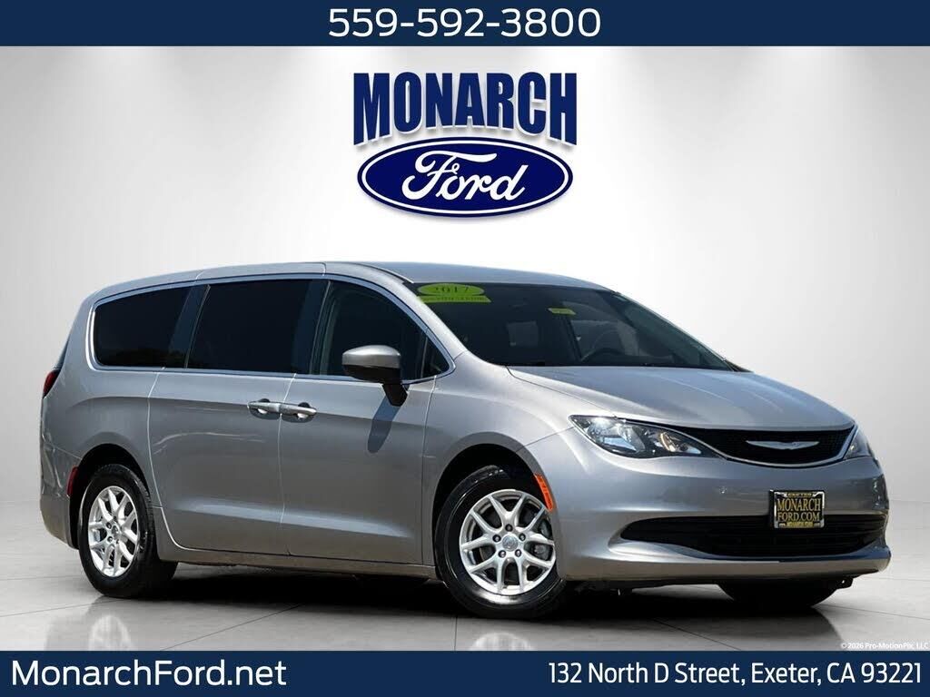 2017 Chrysler Pacifica LX — photo 1 of 1