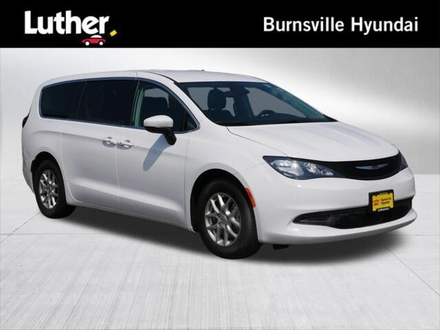 2023 Chrysler Voyager LX — photo 1 of 39