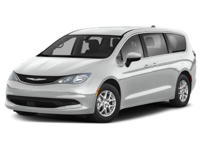 2021 Chrysler Voyager LXi — photo 1 of 3