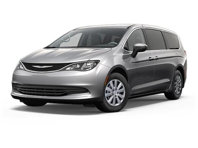 2018 Chrysler Pacifica Touring — photo 1 of 5