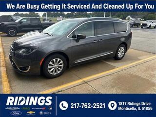 2018 Chrysler Pacifica Touring L Plus — photo 1 of 10