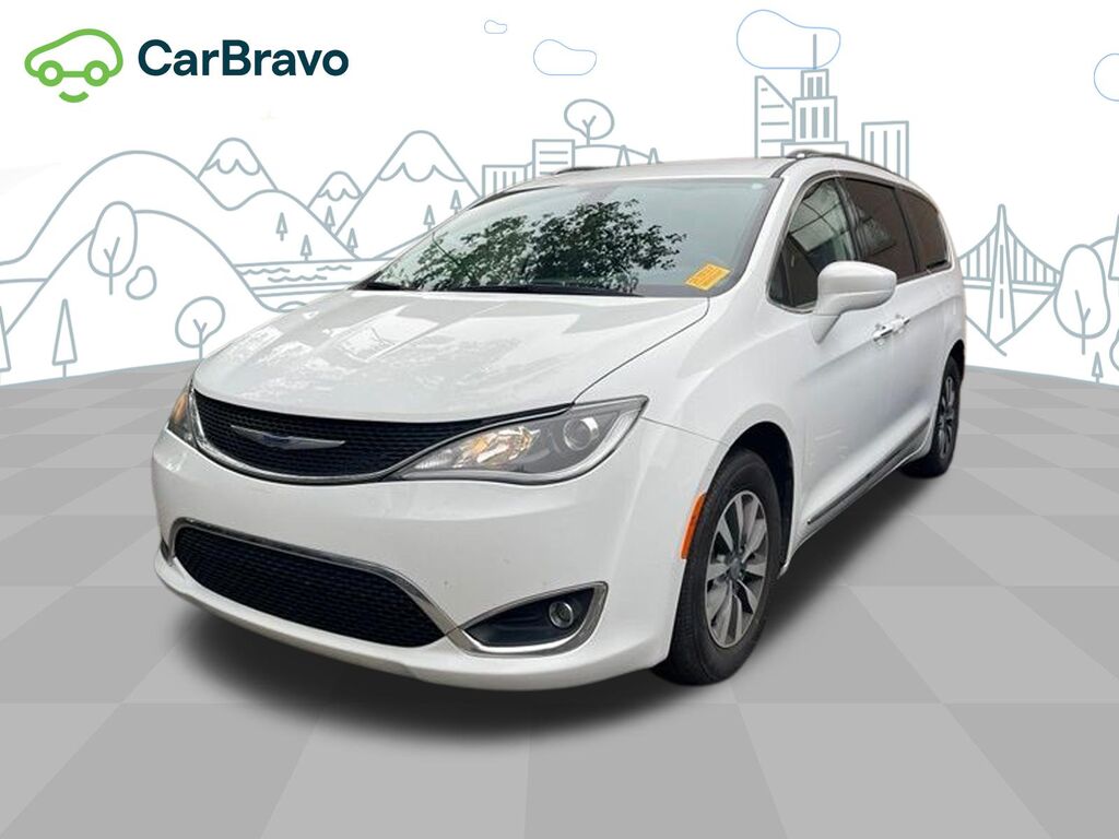 2020 Chrysler Pacifica Touring L Plus — photo 1 of 6