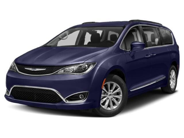 2019 Chrysler Pacifica Touring L Plus — photo 1 of 4