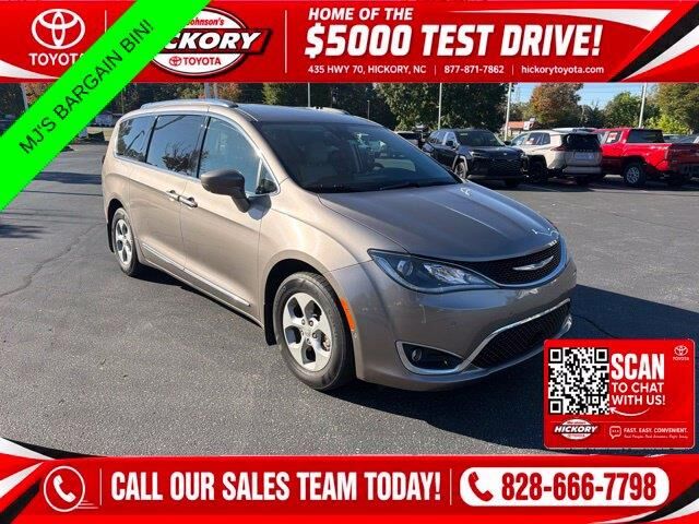 2017 Chrysler Pacifica Touring-L Plus