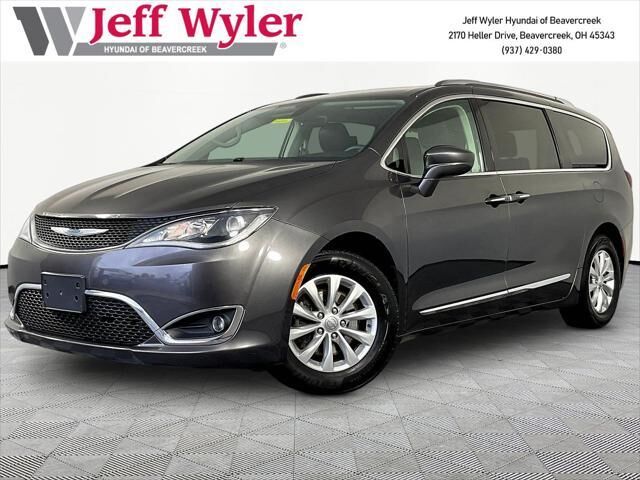2018 Chrysler Pacifica Touring L Plus — photo 1 of 13