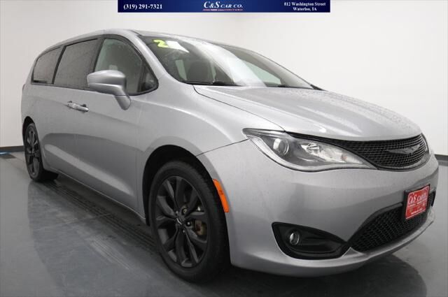 2020 Chrysler Pacifica Touring
