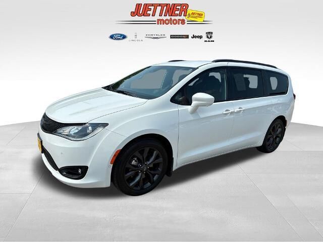2020 Chrysler Pacifica Touring
