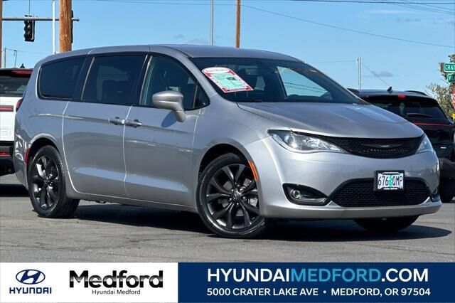 2020 Chrysler Pacifica Touring