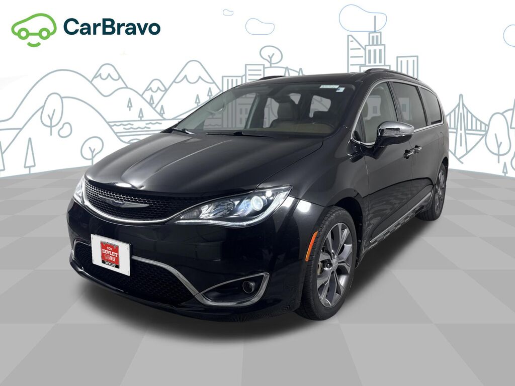2019 Chrysler Pacifica Limited — photo 1 of 7