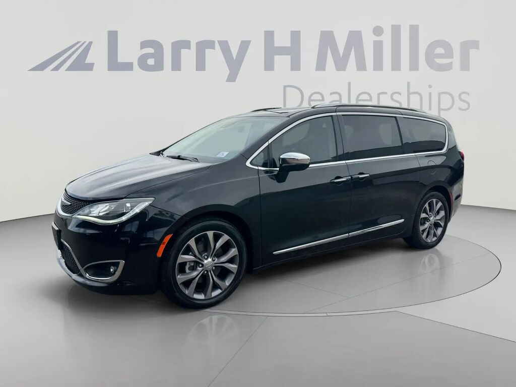 2020 Chrysler Pacifica Limited — photo 1 of 26