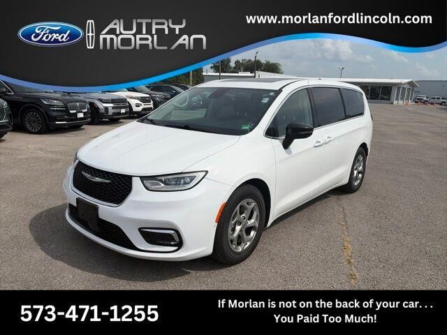 2024 Chrysler Pacifica Limited — photo 1 of 39
