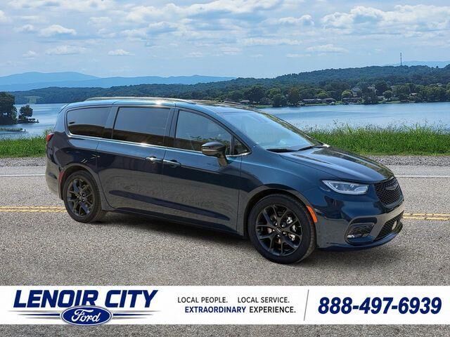 2025 Chrysler Pacifica Limited — photo 1 of 27