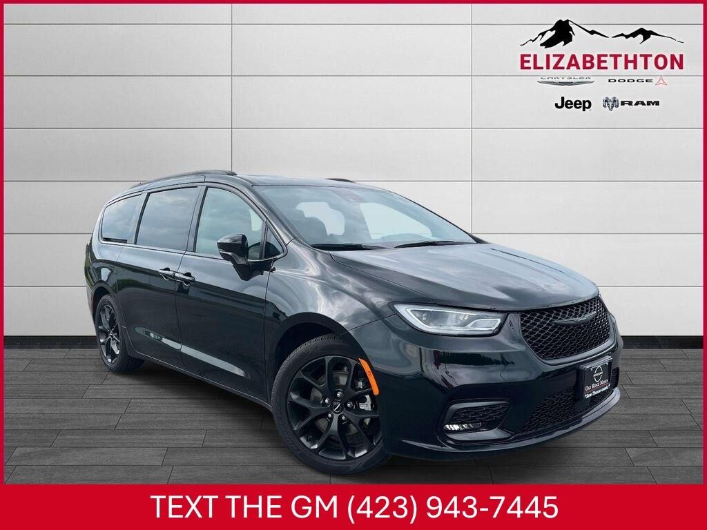 2025 Chrysler Pacifica Limited — photo 1 of 13