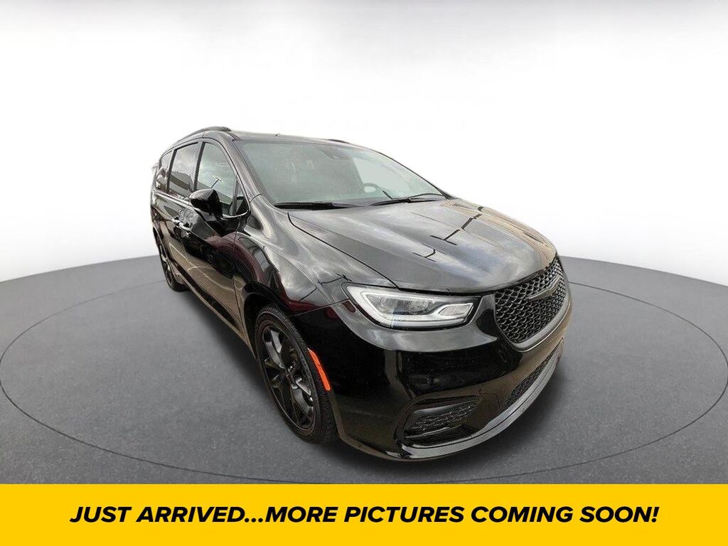 2025 Chrysler Pacifica Limited — photo 1 of 1