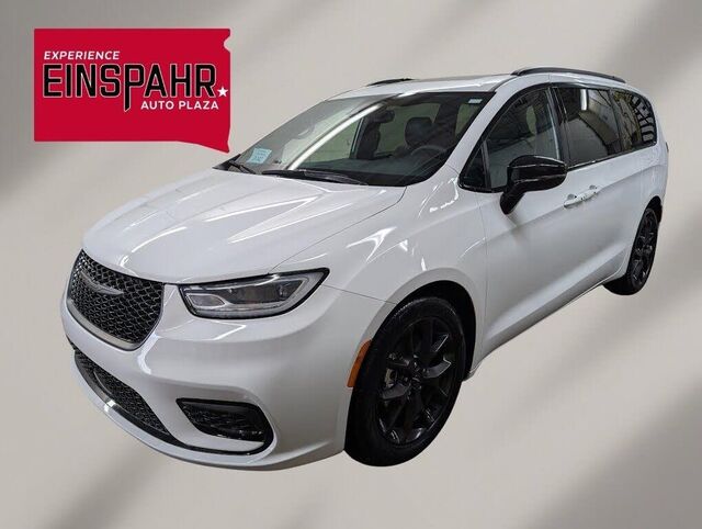 2025 Chrysler Pacifica Limited — photo 1 of 1